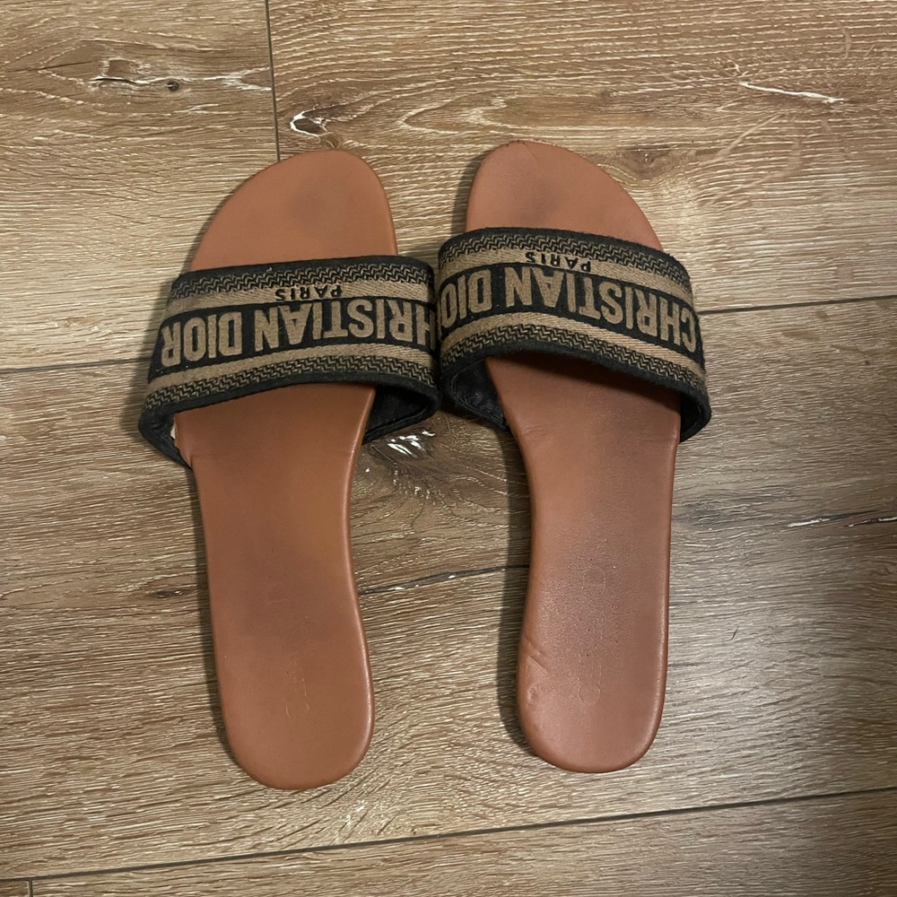 christian dior slides size 39 (women's 7)